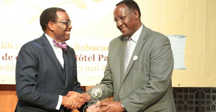 DCI بازداشت مدیر خزانه داری بسیج منابع جکسون کینانجوجی (سمت راست) در JKIA را یکشنبه شب 22 دسامبر سال 2019 تأیید کرد.