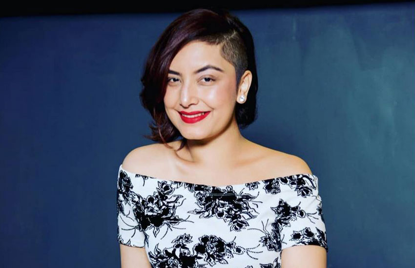 تلویزیون K24 لنگر آنجلی گادوی ساکومنت برای سرطان -